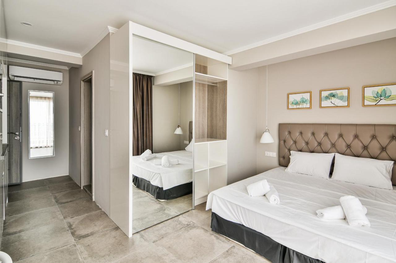 Deluxe Double Room with Balcony and Sea View
